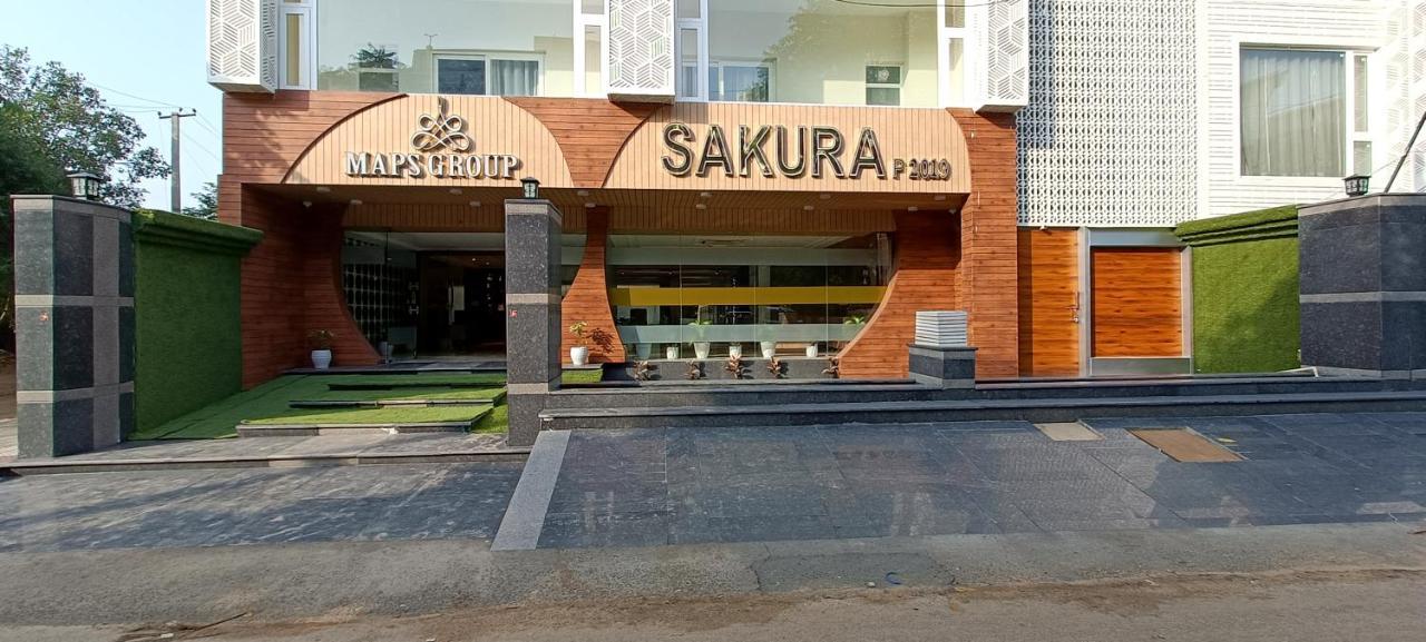 Hotel Sakura By Maps Gurgaon Exteriör bild